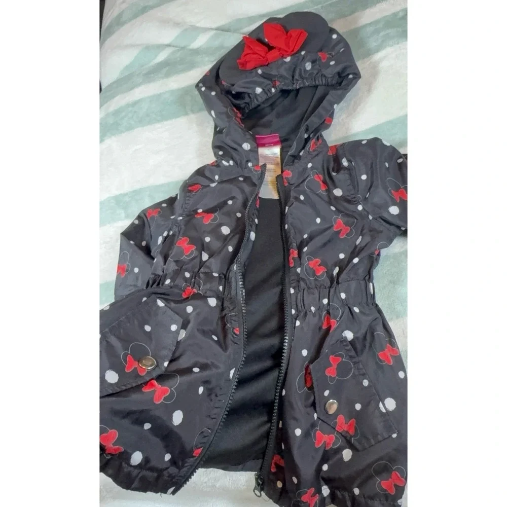 Toddler baby girl size 2T Minnie Mouse zip up hooded jacket. Great condition!